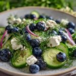 Frischer Gurken Blaubeer Salat